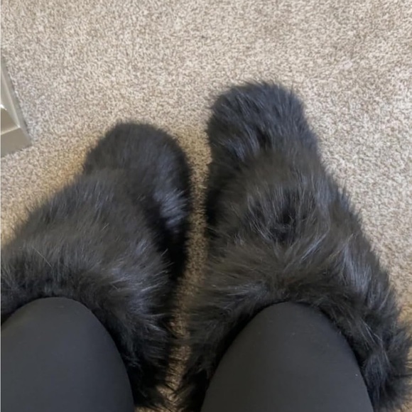 Custom made knee high fur boots all sizes available wide calf friendly - Picture 4 of 7
